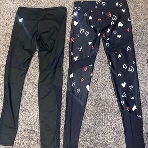 Size medium fabletics is leggings